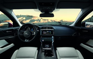 the-jaguar-xe-gains-all-wheel-drive-next-generation-infotainment-system-and-apple-watch-connectivity-jag_xe_17my_awd_detail_image_181115_11_122022