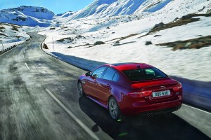the-jaguar-xe-gains-all-wheel-drive-next-generation-infotainment-system-and-apple-watch-connectivity-jag_xe_17my_awd_location_image_181115_05_122026