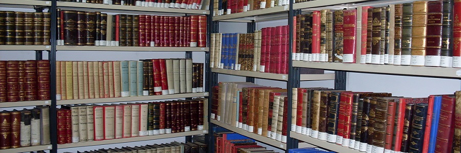 Una biblioteca comunale nel centro storico di Cefalù