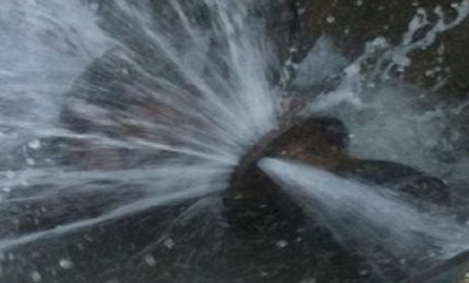 Cefalù, grossa perdita d'acqua: sospesa l'erogazione idrica nella parte alta della città