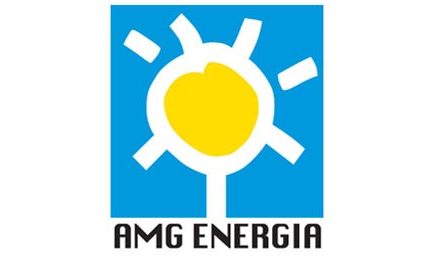 Amg Energia, i dipendenti comprano confezioni di acqua per i migranti sbarcati al porto