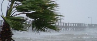 Maltempo: forti venti spazzano le coste