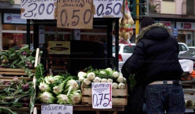 La neve e il gelo lanciano l'allarme sui prezzi di frutta e verdura