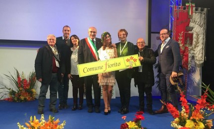 Miss Comuni Fioriti, trionfa Gangi con Roberta Bongiorno